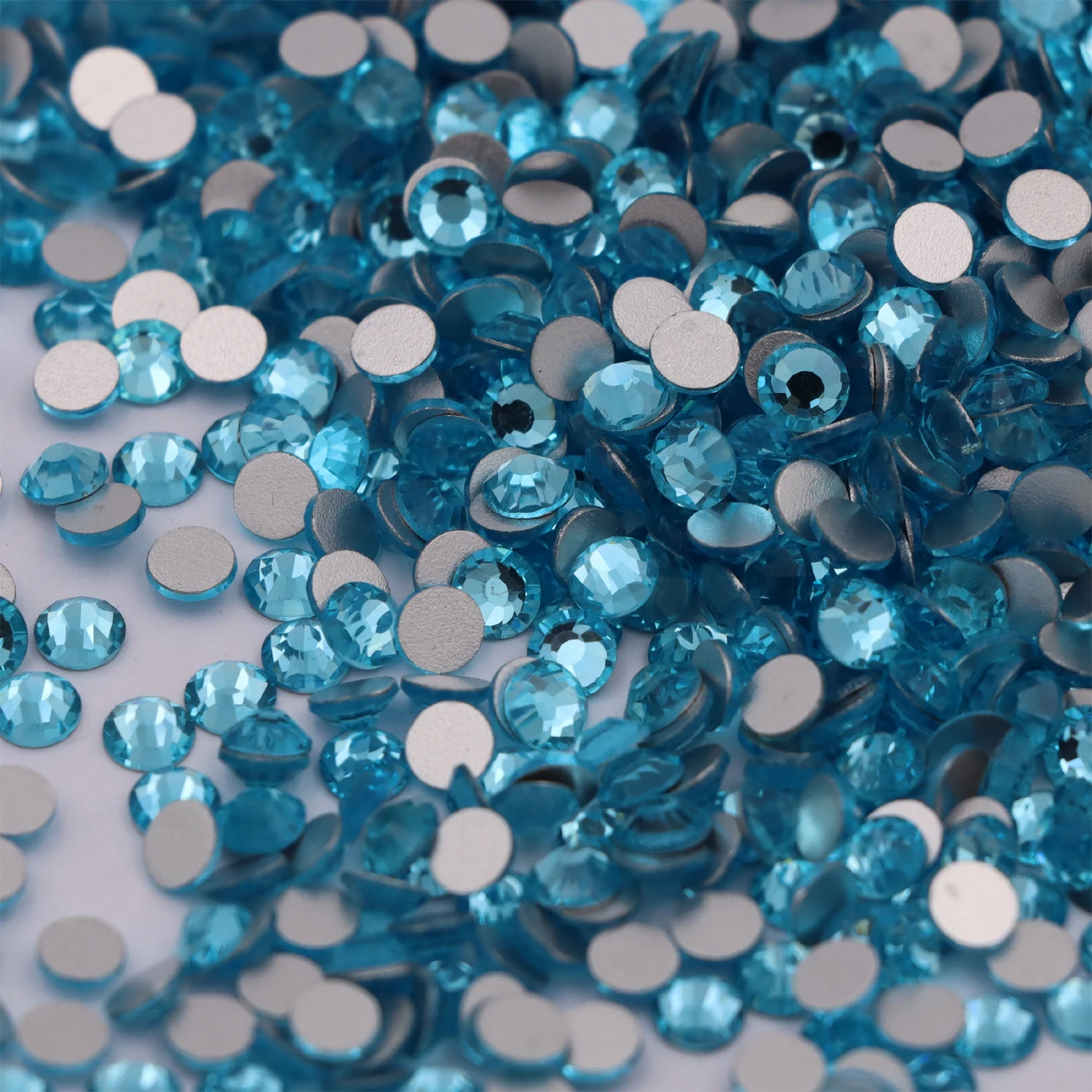 High Quality SS3-SS34 Aquamarine Glue On Rhinestones Flat Back Non Hotfix Crystal Stones For Nail Art 
High Quality SS3-SS34 Aquamarine Glue On Rhinestones Flat Back Non Hotfix Crystal Stones For Nail Art