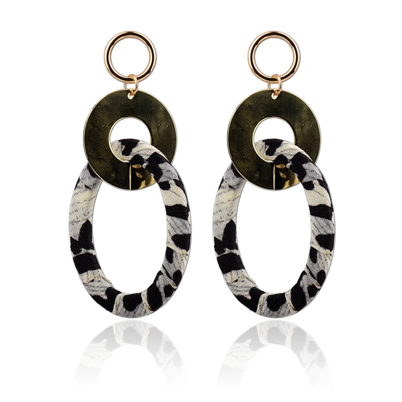 2019 new European and American autumn and winter simple earrings fabric pattern leopard print earrings alloy vintage earrings
2019 new European and American autumn and winter simple earrings fabric pattern leopard print earrings alloy vintage earrings
