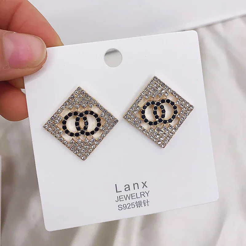 LATS Luxury Square Rhinestone Circle Earrings for Women Korean Wild Stud Earrings Simple Round Earings Female Fashion Jewelry
LATS Luxury Square Rhinestone Circle Earrings for Women Korean Wild Stud Earrings Simple Round Earings Female Fashion Jewelry