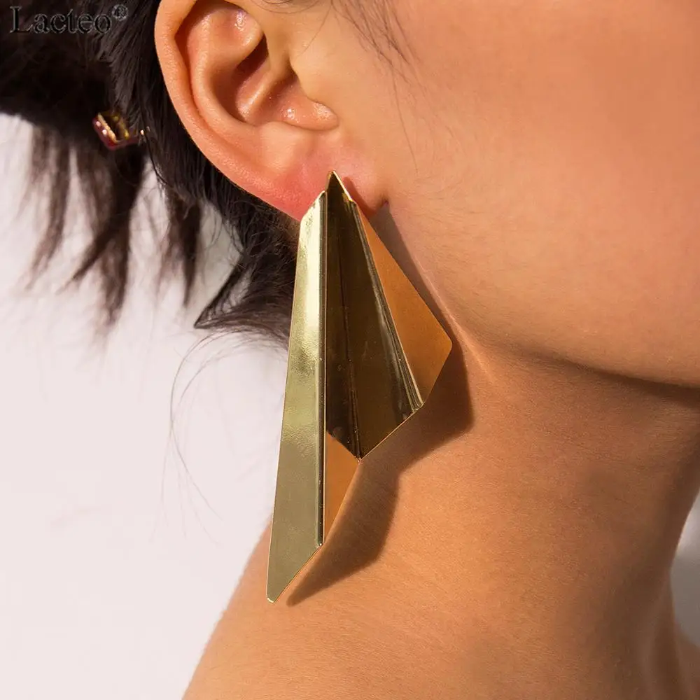 Lacteo Simple Minimalist Geometric Triangle Stud Earrings Women 2019 Fashion Golden Metal Stud Earrings Statement Female Jewelry
Lacteo Simple Minimalist Geometric Triangle Stud Earrings Women 2019 Fashion Golden Metal Stud Earrings Statement Female Jewelry