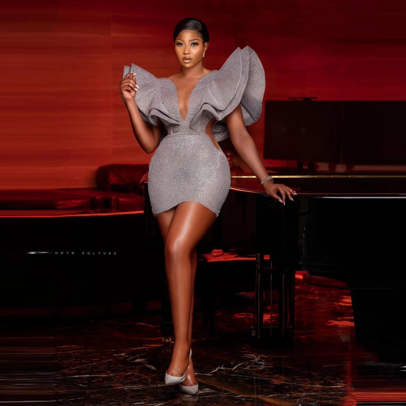 New In Short Prom Dresses Mini Length Puffy Shoulder Ruffles Glitter Custom Made Plus Size Aso Ebi Party Gowns 2023
New In Short Prom Dresses Mini Length Puffy Shoulder Ruffles Glitter Custom Made Plus Size Aso Ebi Party Gowns 2023