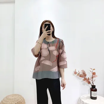 SuperAen Pleated 2020 Summer New Fashion All-match Top Mid-Length Plus Size Loose Rainbow Striped Print O Neck T-shirt Women
SuperAen Pleated 2020 Summer New Fashion All-match Top Mid-Length Plus Size Loose Rainbow Striped Print O Neck T-shirt Women