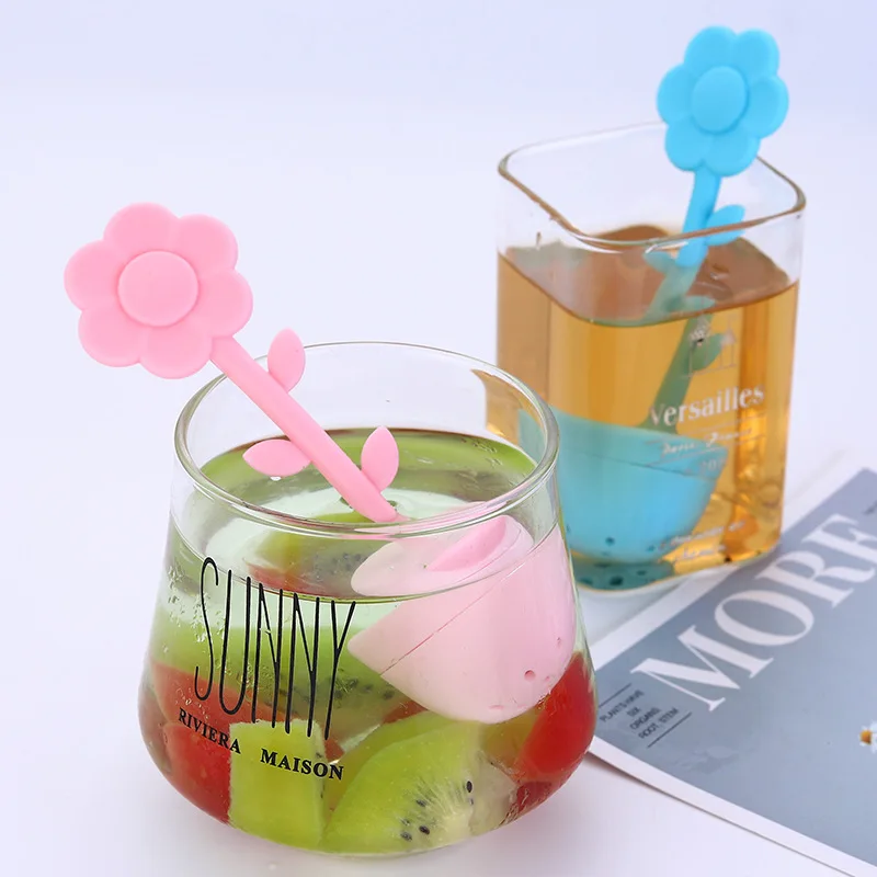 Creative Silicon Mesh Tea Infuser Flower Handle Ball Sphere Strainer For Teapot Herb Spice Filter Flour Sugar Cocoa Powder Sieve
Creative Silicon Mesh Tea Infuser Flower Handle Ball Sphere Strainer For Teapot Herb Spice Filter Flour Sugar Cocoa Powder Sieve