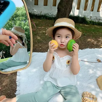 2020 New Sun-top Korean Children Clothes Girl Knit Waistcoats Kids Clothes Sleeveless Tops Embroidered Sunflower Shirt 
2020 New Sun-top Korean Children Clothes Girl Knit Waistcoats Kids Clothes Sleeveless Tops Embroidered Sunflower Shirt