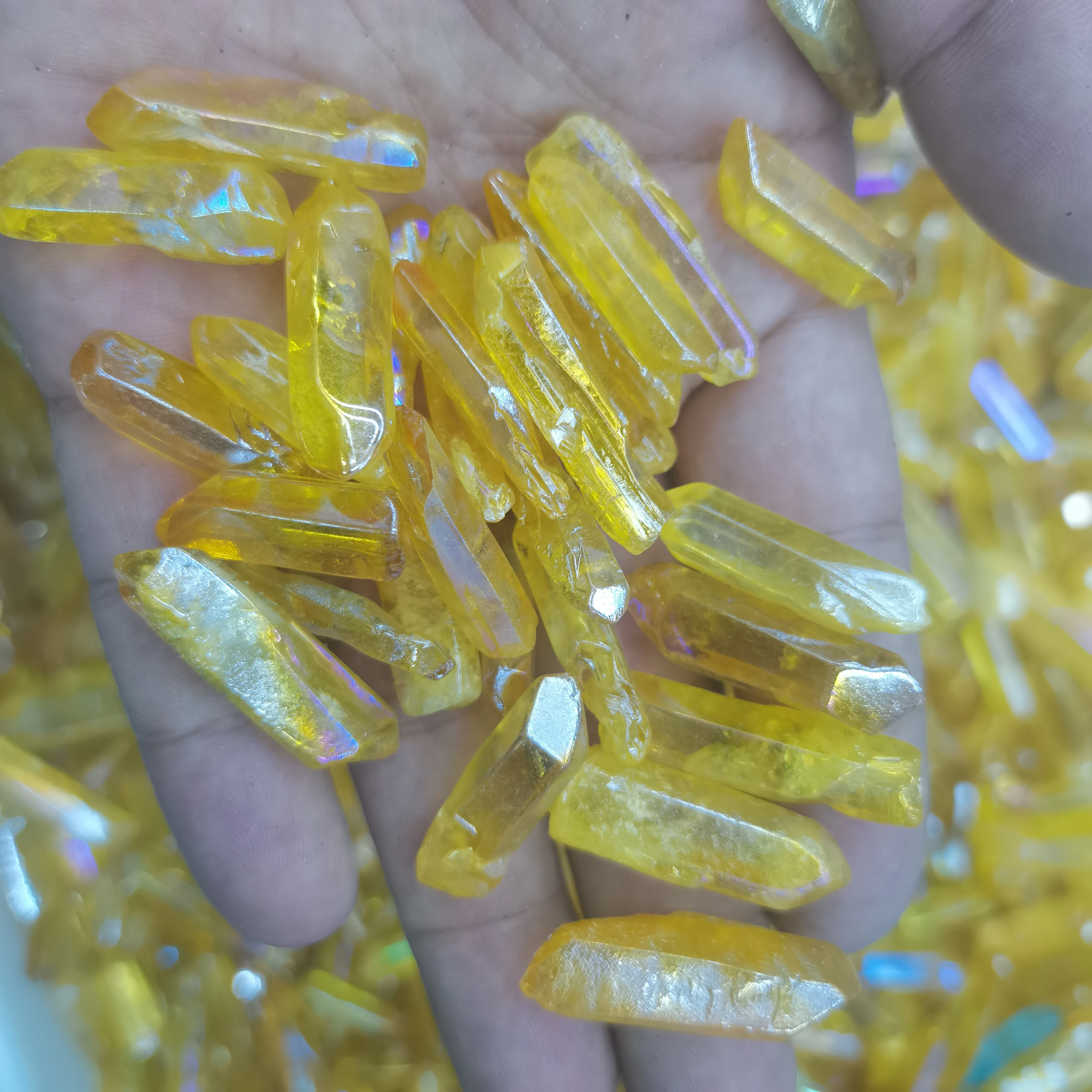 Wholesale 50g Electroplated Red Titanium Rainbow Aura Lemurian Quartz Crystal Point Healing Stones Decor Natural Quartz Crystals
Wholesale 50g Electroplated Red Titanium Rainbow Aura Lemurian Quartz Crystal Point Healing Stones Decor Natural Quartz Crystals