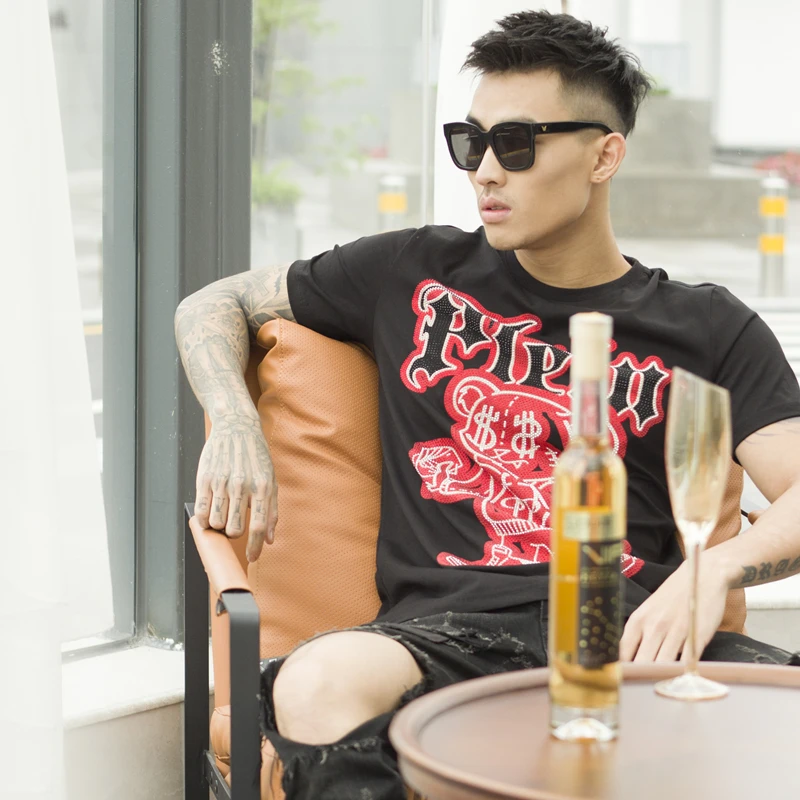 

BEST SELLING FASHION NEW MEN'S T SHIRT HOMME PLEIN CRYSTAL TEDDY BEAR RHINESTONE 100% COTTON SHORTSLEEVE ROUND NECK MEN CLOTHING