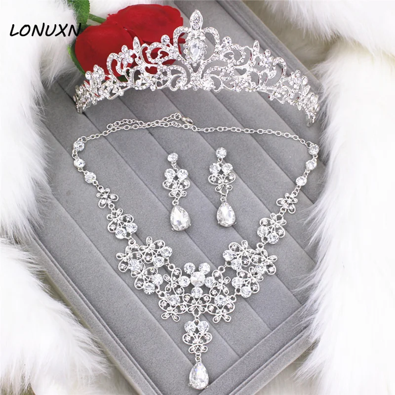 High Grade Bridal Wedding Headdress Lace Three Pieces Marriage Crown + Necklace + Earrings Women Jewelry Sets Lovers Best Gift
High Grade Bridal Wedding Headdress Lace Three Pieces Marriage Crown + Necklace + Earrings Women Jewelry Sets Lovers Best Gift