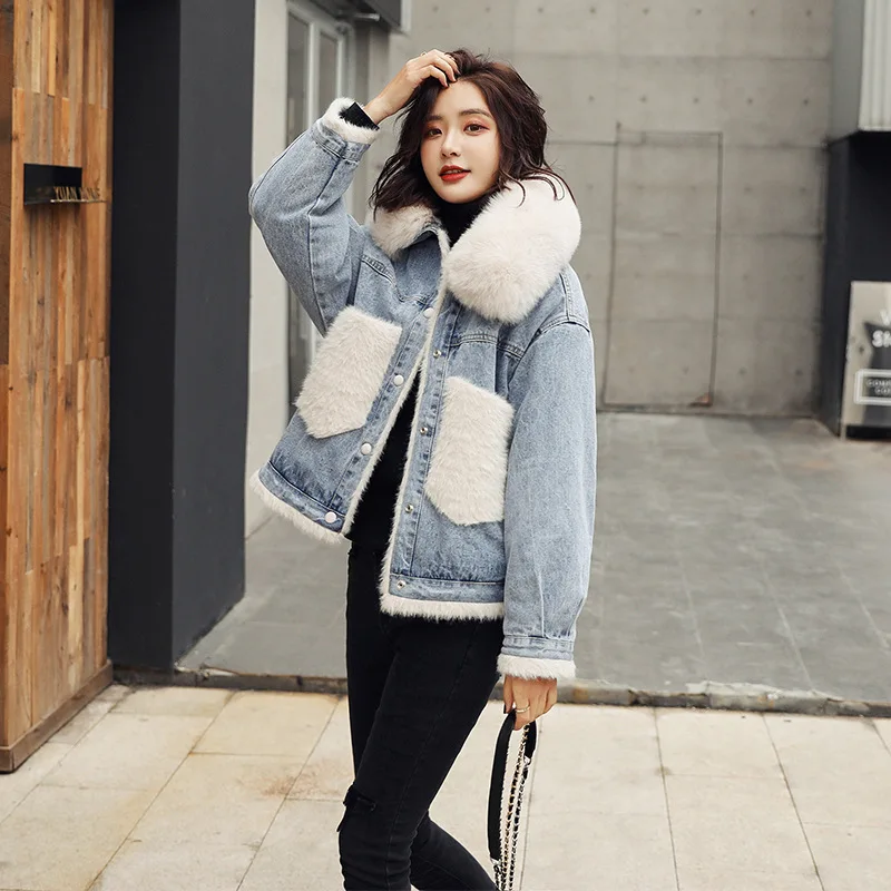 2019 Winter Denim jacket Women Thick Coats Natural Washed Denim coat Faux Rabbit Fur Lining Warm Female Jean jackets Outerwear
2019 Winter Denim jacket Women Thick Coats Natural Washed Denim coat Faux Rabbit Fur Lining Warm Female Jean jackets Outerwear