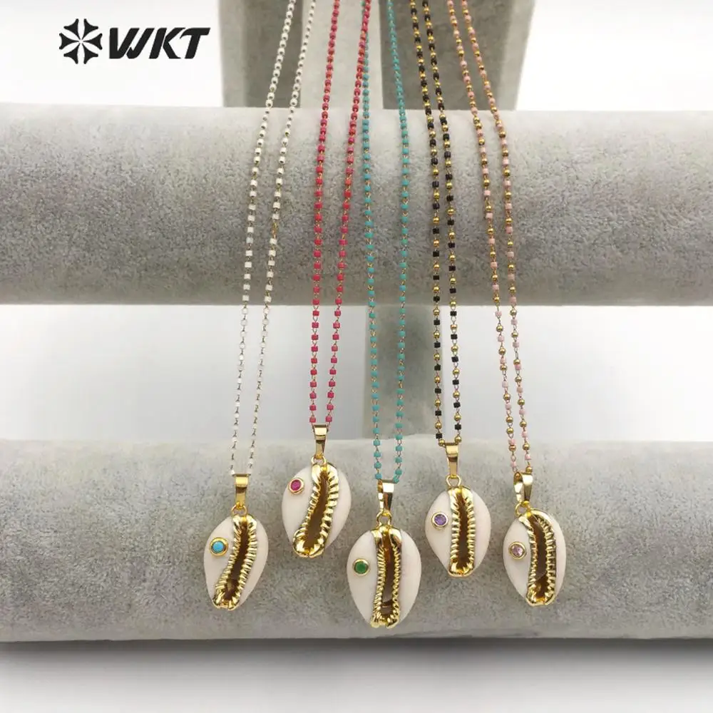 WT-JN097 Natural Cowrie Shell Necklace Gold Trim Shell Cubic Zirconia Pave With Stone Bead Chain Gold Electroplated Necklace
WT-JN097 Natural Cowrie Shell Necklace Gold Trim Shell Cubic Zirconia Pave With Stone Bead Chain Gold Electroplated Necklace