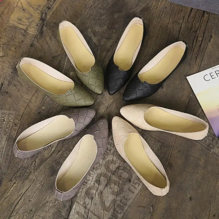 Spring And Summer 2019 Low Heel Shoes Shallow Mouth Pointed Pu Flat Heel Boat Shoes Casual Women's Shoes Flat Flats Women Shoes
Spring And Summer 2019 Low Heel Shoes Shallow Mouth Pointed Pu Flat Heel Boat Shoes Casual Women's Shoes Flat Flats Women Shoes