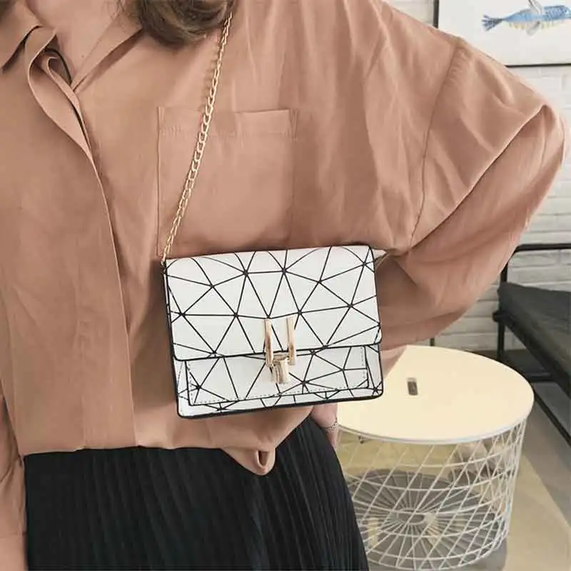 2020 new small square bag of the trendy stitching chain bag wild single shoulder messenger bag girl small shoulder bag
2020 new small square bag of the trendy stitching chain bag wild single shoulder messenger bag girl small shoulder bag