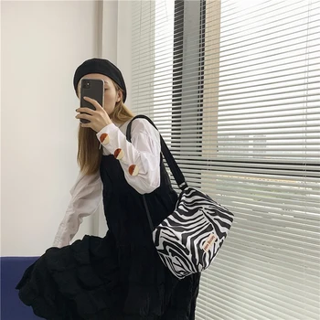 Popular Simple Female Daily Bag Casual Nylon Big Capacity Shoulder Bag Girl Animal Pattern Shopping Tote Handbag
Popular Simple Female Daily Bag Casual Nylon Big Capacity Shoulder Bag Girl Animal Pattern Shopping Tote Handbag