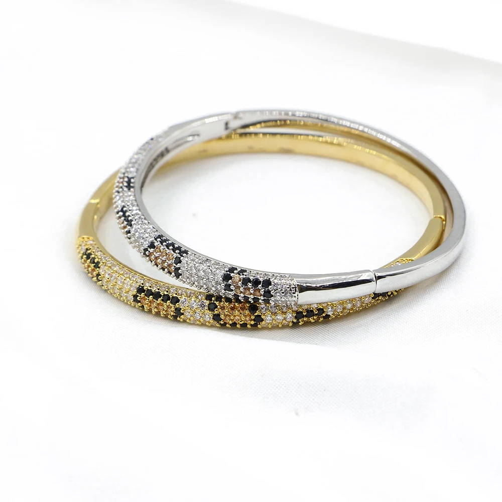 Snake Punk Bracelet Animal Pattern Decoration Women's Crystal Bracelet High Quality Zircon Texture Holiday Girlfriend Gift
Snake Punk Bracelet Animal Pattern Decoration Women's Crystal Bracelet High Quality Zircon Texture Holiday Girlfriend Gift
