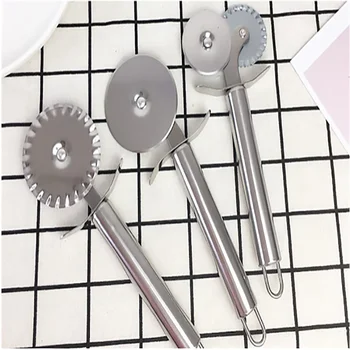 Stainless Steel Pizza Single Wheel Cut Tools Diameter 6.5CM Household Pizza Knife Cake Tools Wheel Use For Waffle Cookies
Stainless Steel Pizza Single Wheel Cut Tools Diameter 6.5CM Household Pizza Knife Cake Tools Wheel Use For Waffle Cookies