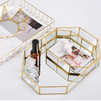 Vintage Luxurious Make Up Storage Baskets Golden Polygon Shaped Organizer Clear Glass Ornate Jewelry Sundries Storage Tray
Vintage Luxurious Make Up Storage Baskets Golden Polygon Shaped Organizer Clear Glass Ornate Jewelry Sundries Storage Tray