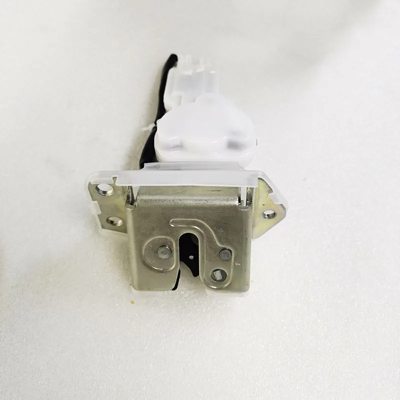 Original car parts Hengfei Tail door lock machine for Suzuki SX4 Swift rear door lock trunk lid lock block
Original car parts Hengfei Tail door lock machine for Suzuki SX4 Swift rear door lock trunk lid lock block