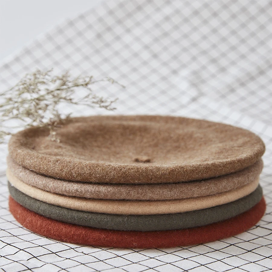 High Quality Wool Classic Beret Adult Autumn Winter Women's Literary Retro Minimalist Painter Hats Solid Color Knitted Berets
High Quality Wool Classic Beret Adult Autumn Winter Women's Literary Retro Minimalist Painter Hats Solid Color Knitted Berets