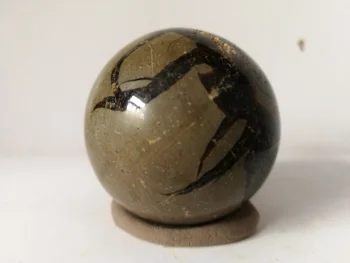 187.1gNatural dragon ball crystal energy crystal ball, furniture accessories 
187.1gNatural dragon ball crystal energy crystal ball, furniture accessories