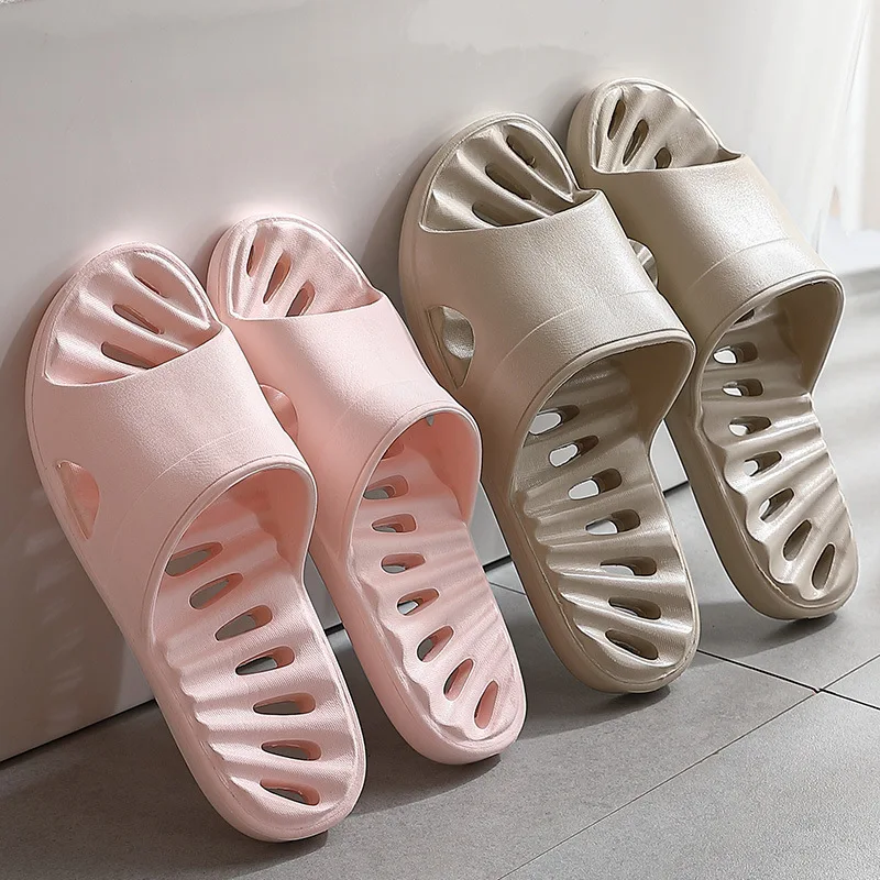 Slippers women's home bathroom bath antiskid leakage lovers antiskid EVA soft bottom slippers men men shoes shoes woman 
Slippers women's home bathroom bath antiskid leakage lovers antiskid EVA soft bottom slippers men men shoes shoes woman