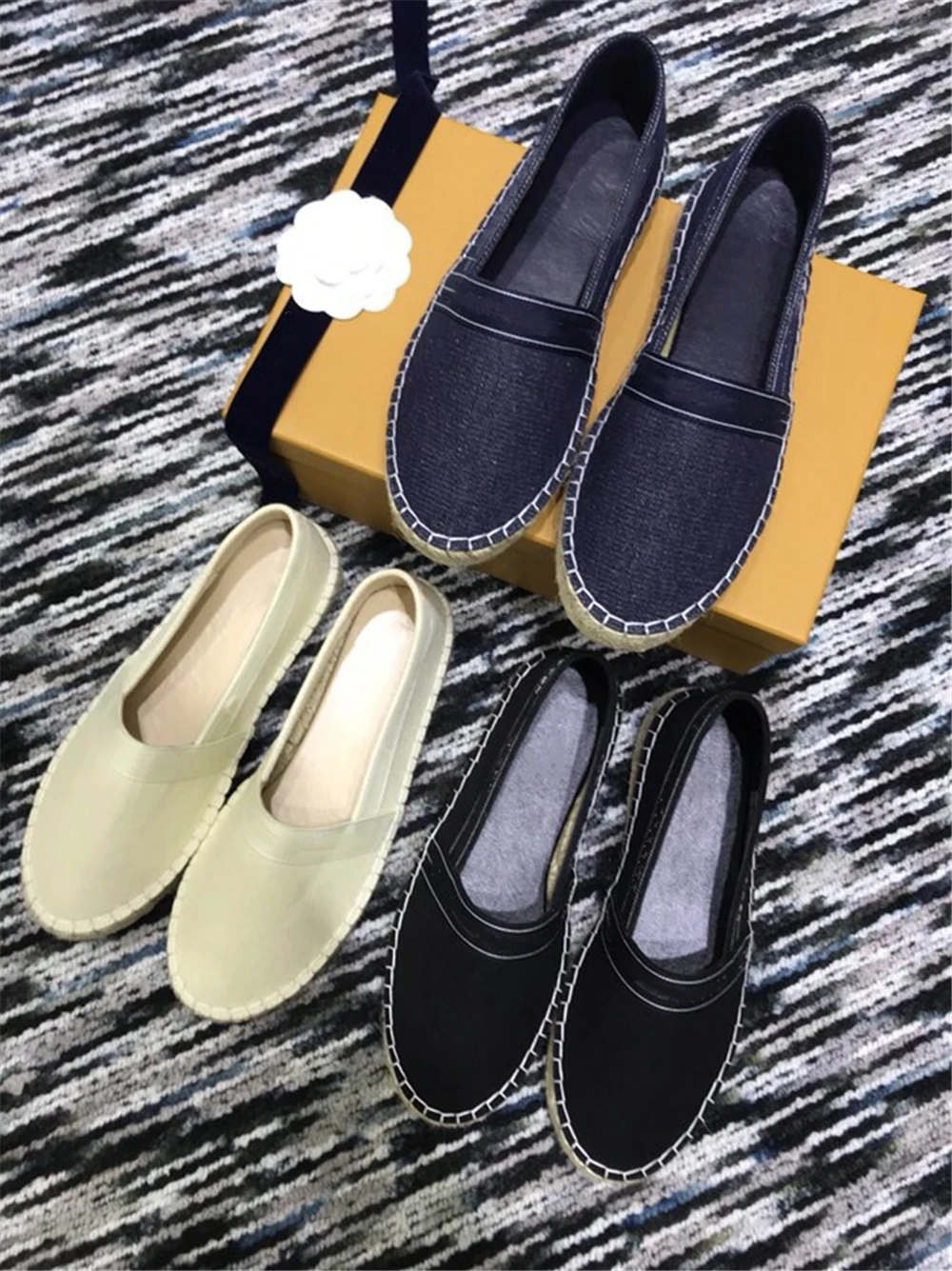 Junetxin European Famous Patchwork Espadrilles Shoes Woman Genuine Leather Creepers Flats Ladies Loafers White Leather Moccasins
Junetxin European Famous Patchwork Espadrilles Shoes Woman Genuine Leather Creepers Flats Ladies Loafers White Leather Moccasins