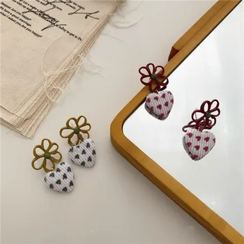 Korean Retro Polka Dot Heart Earrings for Women Girl Hollow Flower Printed Love Heart Drop Dangle Earrings Wedding Jewelry Gift 
Korean Retro Polka Dot Heart Earrings for Women Girl Hollow Flower Printed Love Heart Drop Dangle Earrings Wedding Jewelry Gift