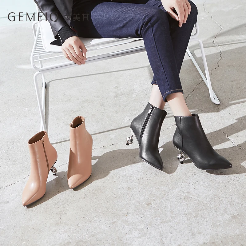GEMEIQ 2019 Winter New Women's Boots Side Zipper Warm Short Boot Women's Circle and Women's Boots Elegant and comfortable
GEMEIQ 2019 Winter New Women's Boots Side Zipper Warm Short Boot Women's Circle and Women's Boots Elegant and comfortable