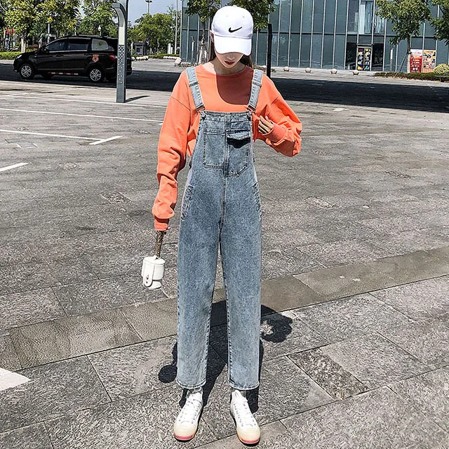 Spring and Autumn 2020 Women's washed denim overalls Long pants Casual and versatile Loose Rompers Retro girl Solid color stree
Spring and Autumn 2020 Women's washed denim overalls Long pants Casual and versatile Loose Rompers Retro girl Solid color stree