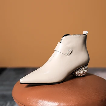 Retro Genuine Leather Women's ankle boots Shoes pearl Decoration Thick Heels Pumps 2020 Newest Party Casual Shoes Woman
Retro Genuine Leather Women's ankle boots Shoes pearl Decoration Thick Heels Pumps 2020 Newest Party Casual Shoes Woman