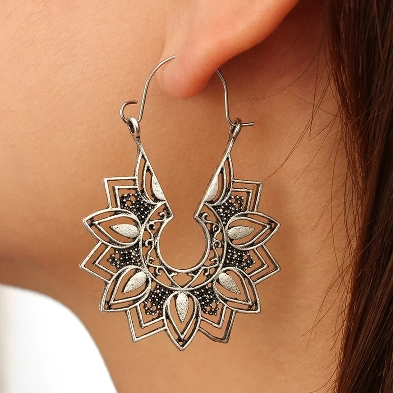 Mandala Hoop Earrings Vintage Ethnic Tribal Hollow Flower Dangle Drop Earrings Boho Geometric Jewelry 
Mandala Hoop Earrings Vintage Ethnic Tribal Hollow Flower Dangle Drop Earrings Boho Geometric Jewelry
