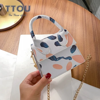 Famous Designer Small Women Handbag Pu Leather Fashion Mini Chain Messenger Bag Female Coin Lipstick Holder Crossbody Bag
Famous Designer Small Women Handbag Pu Leather Fashion Mini Chain Messenger Bag Female Coin Lipstick Holder Crossbody Bag