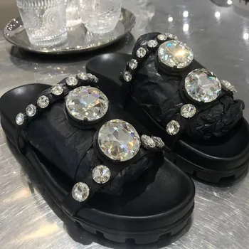 2020 Summer Diamond Women Slippers Thick Bottoms Genuin Leather Platform Shoes Women Luxury Brand Fashion Woman Shoe Gladiator
2020 Summer Diamond Women Slippers Thick Bottoms Genuin Leather Platform Shoes Women Luxury Brand Fashion Woman Shoe Gladiator