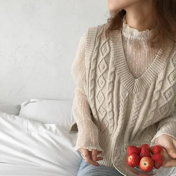 Vest Women Solid Short Loose Sleeveless Knitted Vest V-Neck All-match Female Outerwear Simple Leisure Outwear Chic
Vest Women Solid Short Loose Sleeveless Knitted Vest V-Neck All-match Female Outerwear Simple Leisure Outwear Chic