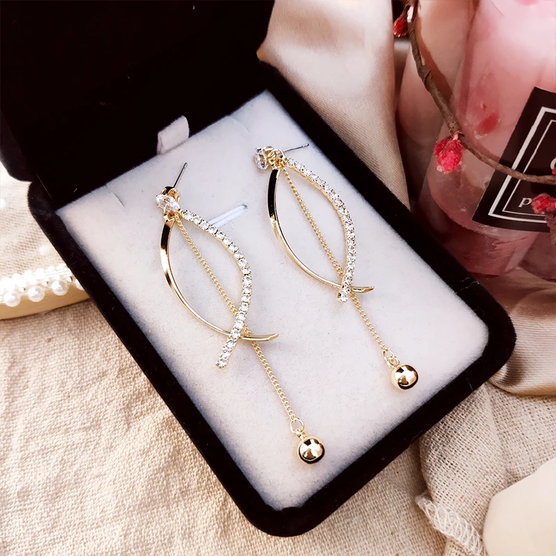 Korean version of the simple long fringed earrings temperament wild net red earrings earrings female Personality exquisite
Korean version of the simple long fringed earrings temperament wild net red earrings earrings female Personality exquisite