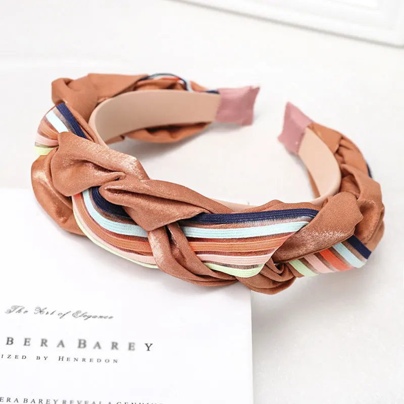 Fioday New Velvet Twist Headband for Women Wide Strip Hair Bands for Girls Thick Bezel Headwear Fashion Show Hair Accessories
Fioday New Velvet Twist Headband for Women Wide Strip Hair Bands for Girls Thick Bezel Headwear Fashion Show Hair Accessories