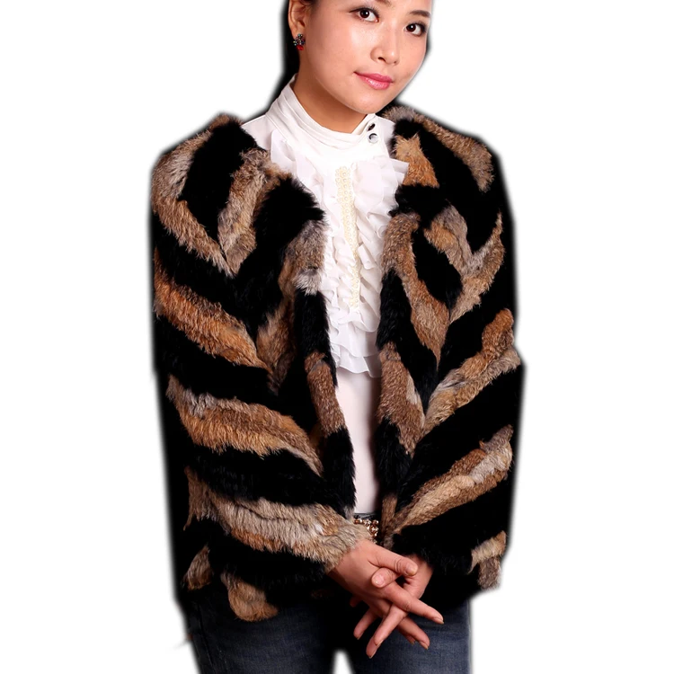 Новинка, Женское зимнее осеннее пальто Pop из натурального меха, женское вязаное пальто из кроличьего меха, куртка, Повседневная плотная теплая Модная облегающая верхняя одежда
Новинка, Женское зимнее осеннее пальто Pop из натурального меха, женское вязаное пальто из кроличьего меха, куртка, Повседневная плотная теплая Модная облегающая верхняя одежда