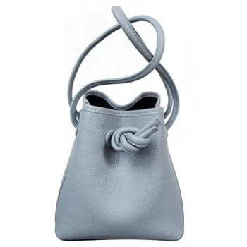 2020 New First Layer Cowhide Bucket Bag Drawstring Messenger Bag Luxury Handbags Women Bags Designer
2020 New First Layer Cowhide Bucket Bag Drawstring Messenger Bag Luxury Handbags Women Bags Designer
