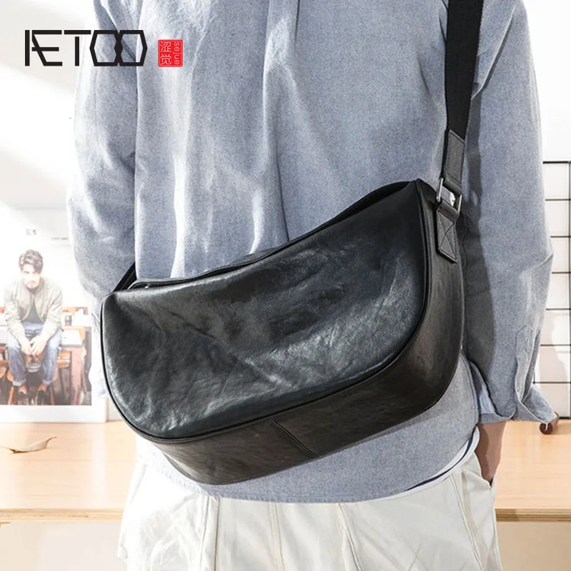 AETOO Men's head leather casual messenger bag, men's leather trend one-shoulder bag, high-capacity postman bag 
AETOO Men's head leather casual messenger bag, men's leather trend one-shoulder bag, high-capacity postman bag