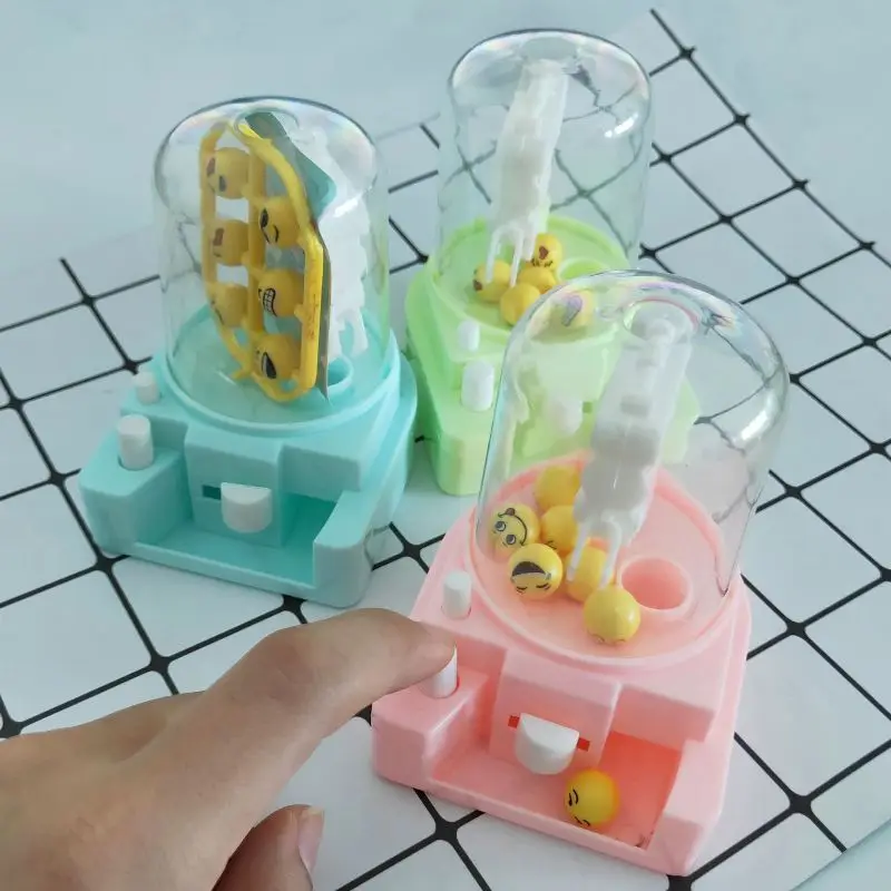 

Hot-selling children's puzzle toys manual mini-candy gripper ball gripper cute funny toys for children