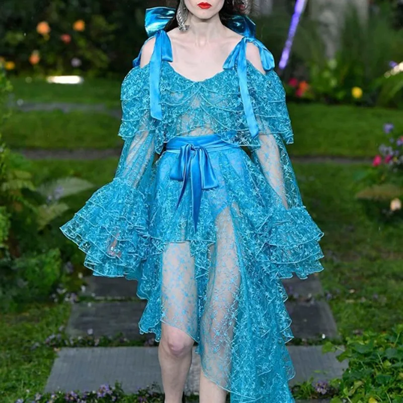 2020 New Arrivals Spring Summer Lace Dress Women High Quality Runway Designer Long Fare Sleeve Irregular Ruffle Blue Sexy Dress
2020 New Arrivals Spring Summer Lace Dress Women High Quality Runway Designer Long Fare Sleeve Irregular Ruffle Blue Sexy Dress