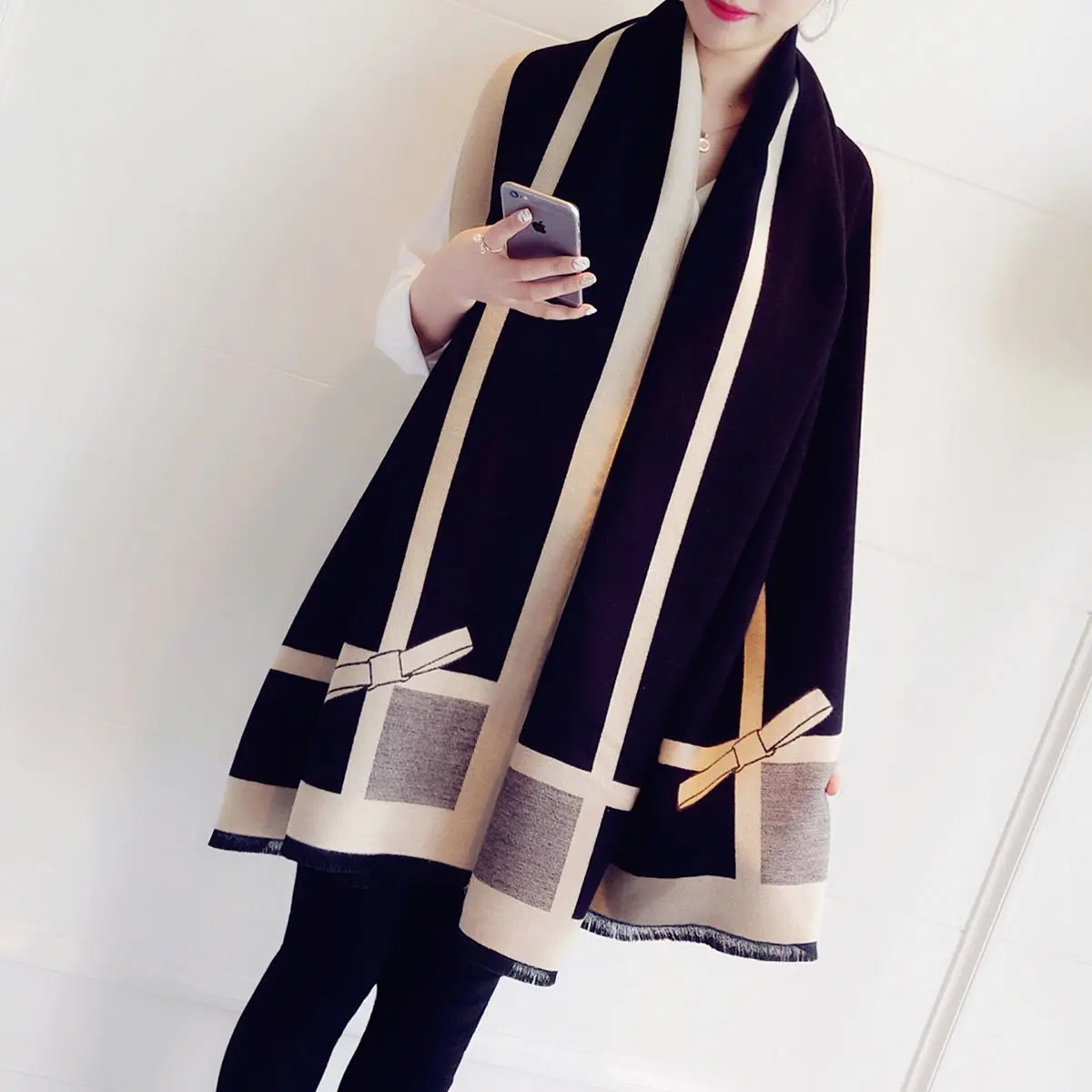 2021 Autumn and Winter Korean Style Reversible All -Matching Cashmere Warm Neck Long Shawl Dual Purpose Scarf
2021 Autumn and Winter Korean Style Reversible All -Matching Cashmere Warm Neck Long Shawl Dual Purpose Scarf