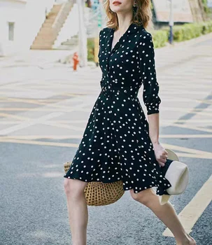New Women Dresses Spring 2020 Fashion Simple Dot Printing V-neck Black Dress
New Women Dresses Spring 2020 Fashion Simple Dot Printing V-neck Black Dress