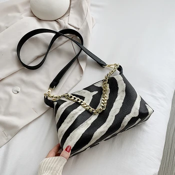 Simple Shoulder Bags for Women Ladies Bags 2020 PU Fashion Underarm Bag Wild Messenger Bag Designer Handbags High Quality 
Simple Shoulder Bags for Women Ladies Bags 2020 PU Fashion Underarm Bag Wild Messenger Bag Designer Handbags High Quality