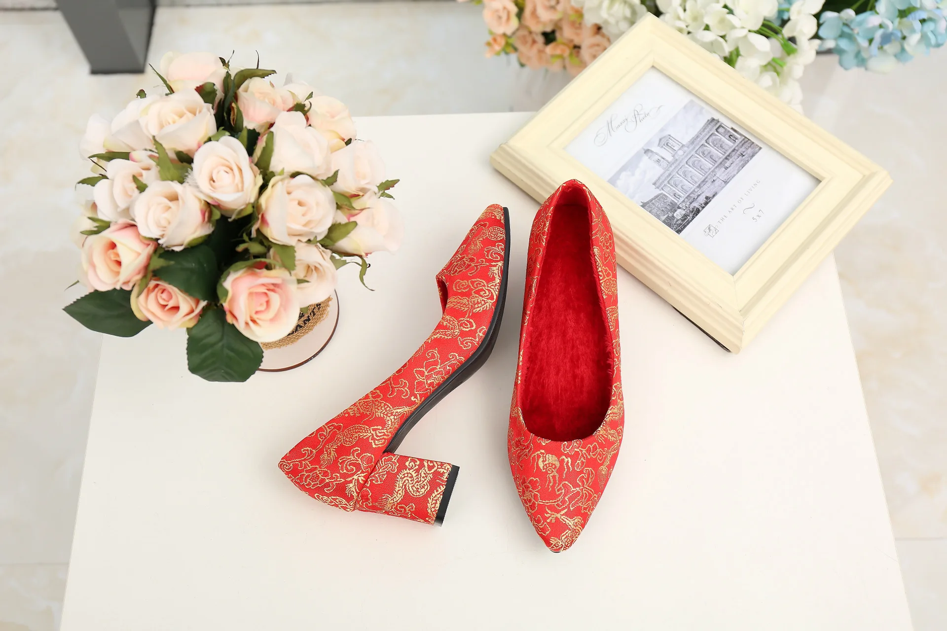 

Marriage Shoes Embroidery And Nap Warm Chunky-Heel Semi-high Heeled Pointed-Toe Xiu Shoes Bridal Shoes Wedding Shoes Cheongsam S