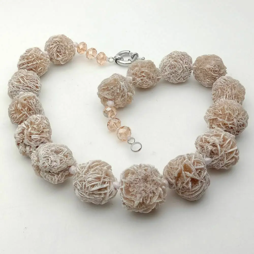 20'' Natural Desert Rose Selenite minerals clusters pocket Gems Stone Necklace
20'' Natural Desert Rose Selenite minerals clusters pocket Gems Stone Necklace