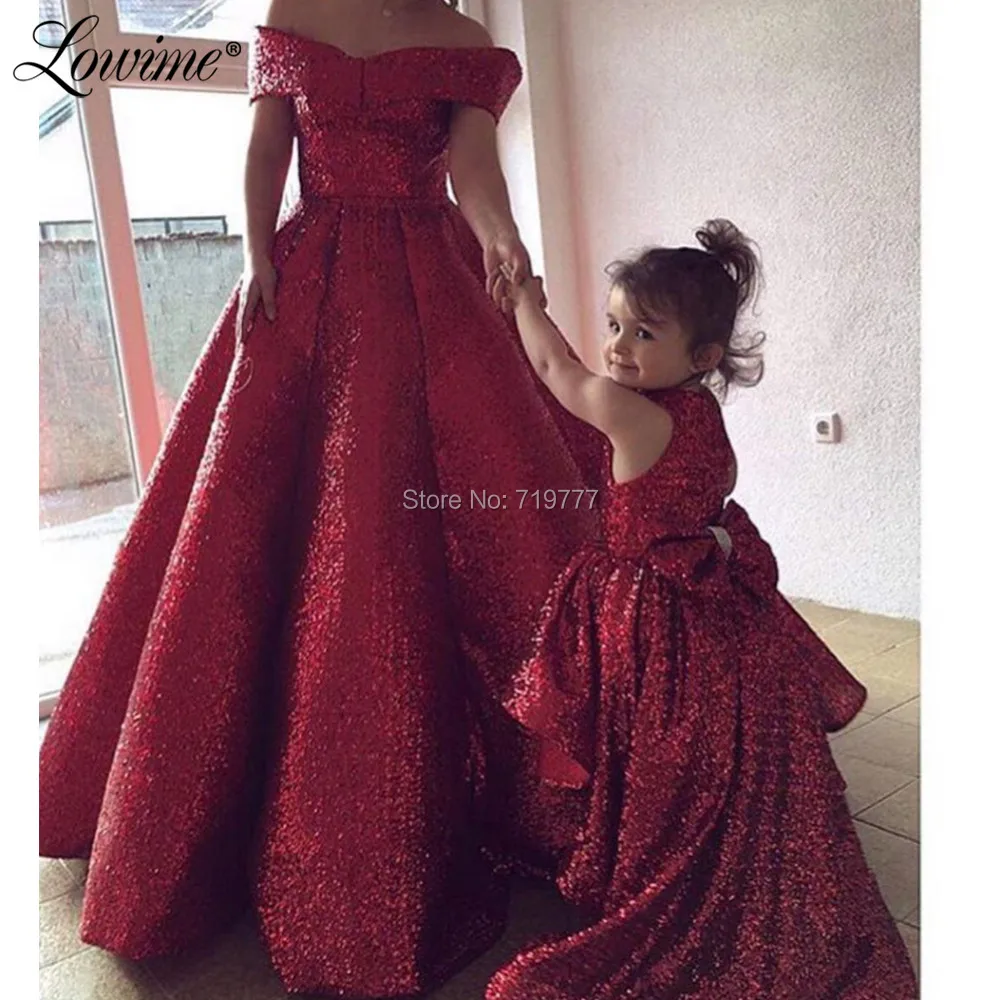 2019 New Arrival Mother And Daughter Matching Dresses Burgundy Sequin Prom Dresses Long Arabic Party Gowns Custom Made Vestido
2019 New Arrival Mother And Daughter Matching Dresses Burgundy Sequin Prom Dresses Long Arabic Party Gowns Custom Made Vestido