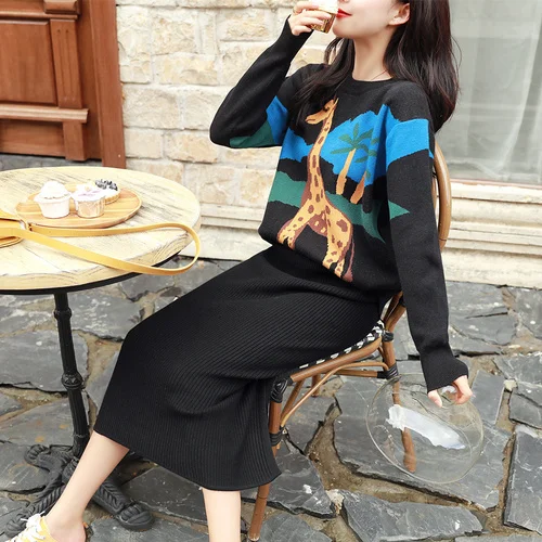 Winter Vintage Women Cartoon Knitted Sweater Suit Set Giraffe Jacquard Pullover Top + Split Black Skirt Two-piece Suit Dr784
Winter Vintage Women Cartoon Knitted Sweater Suit Set Giraffe Jacquard Pullover Top + Split Black Skirt Two-piece Suit Dr784