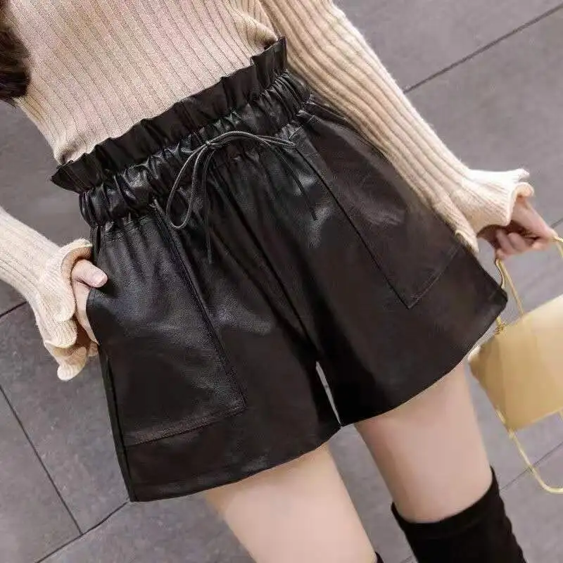 Sutimine 2020 New PU Women's Leather Shorts Autumn Oversize Large Elastic High Waist Wide Leg Shorts Loose Skinny Leather Shorts
Sutimine 2020 New PU Women's Leather Shorts Autumn Oversize Large Elastic High Waist Wide Leg Shorts Loose Skinny Leather Shorts