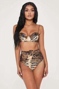 2020 tie dyed bikini suit women sexy jewelry belt buckle two-piece swimsuit Brazilian summer beach swimsuit swimsuit
2020 tie dyed bikini suit women sexy jewelry belt buckle two-piece swimsuit Brazilian summer beach swimsuit swimsuit