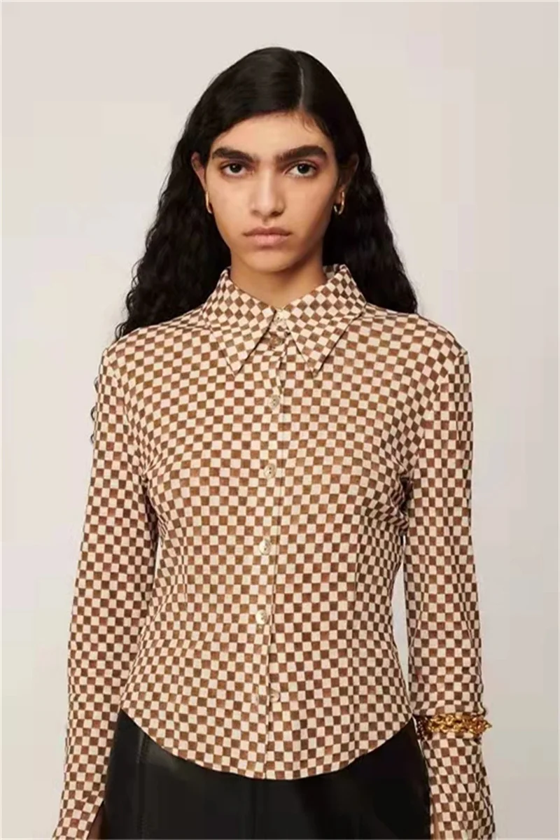 Commuter retro Nordic style N@NUSHKA checkerboard print lattice point collar single breasted slim short long sleeve blouse
Commuter retro Nordic style N@NUSHKA checkerboard print lattice point collar single breasted slim short long sleeve blouse