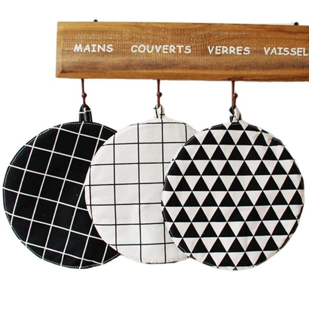 Handmade Zakka Style 25.5 cm Kitchen Round Linen Table Mats For Dining Table Bowl Pad Tnsulation Mats YM010
Handmade Zakka Style 25.5 cm Kitchen Round Linen Table Mats For Dining Table Bowl Pad Tnsulation Mats YM010